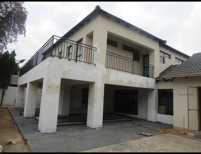 6 BEDROOM HOUSE FOR SALE IN SUNWARD PARK